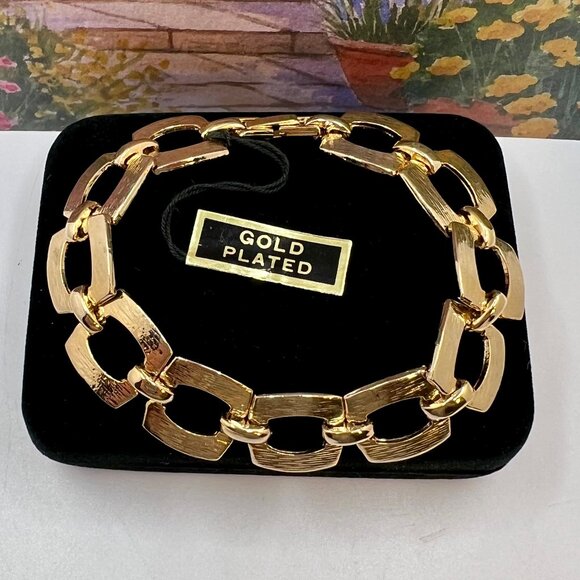 Open Square Link Gold Plate Bracelet - Picture 3 of 5